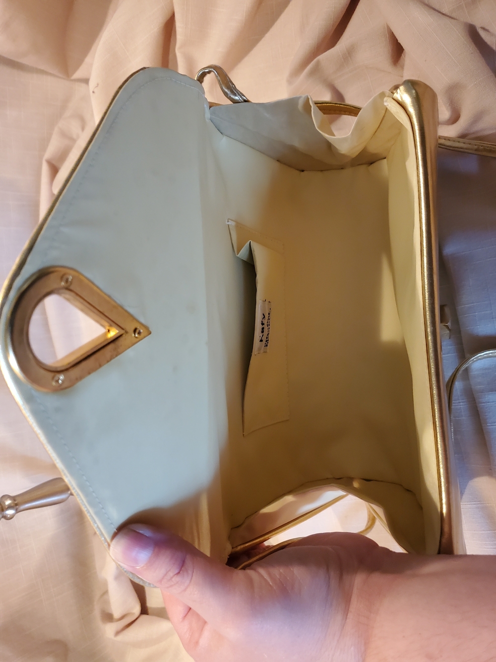Vintage Rafy Gold Metallic Padded Vinyl Crossbody Evening Bag - Picture 5 of 8